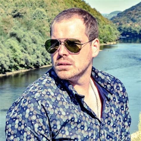 Andrija Elan (@andrijaelan) .